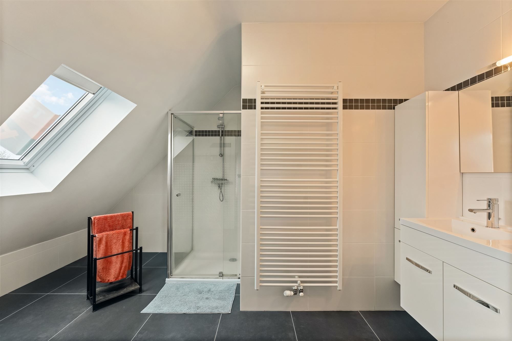 RECENT, ENERGIEZUINIG APPARTEMENT MET LIFT EN GARAGE! foto 19