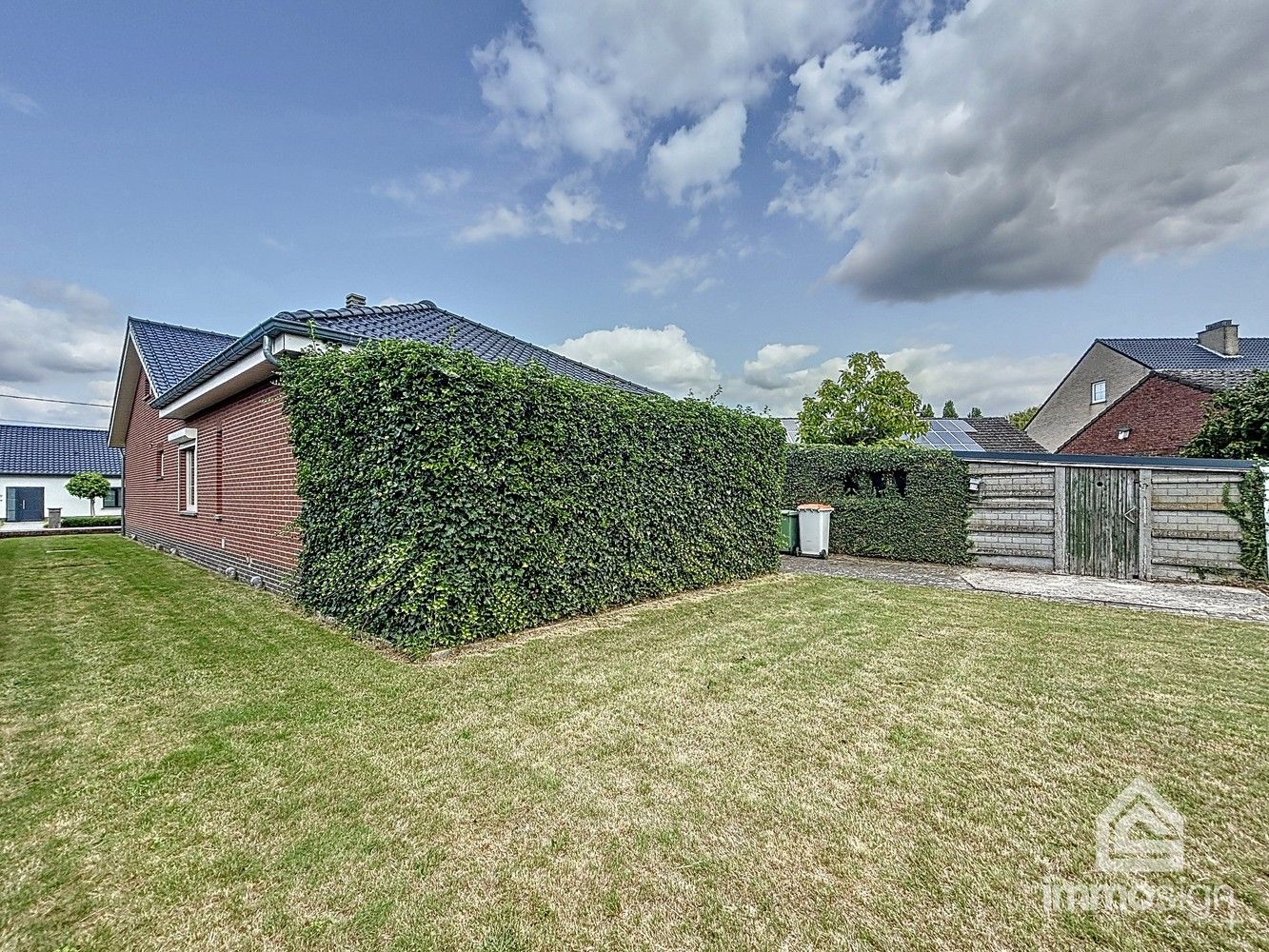 Instapklare gelijkvloerse woning (bungalow) op een perceel van 1079 m² met uitzicht over de velden, vlakbij de grens met Nederland foto 33