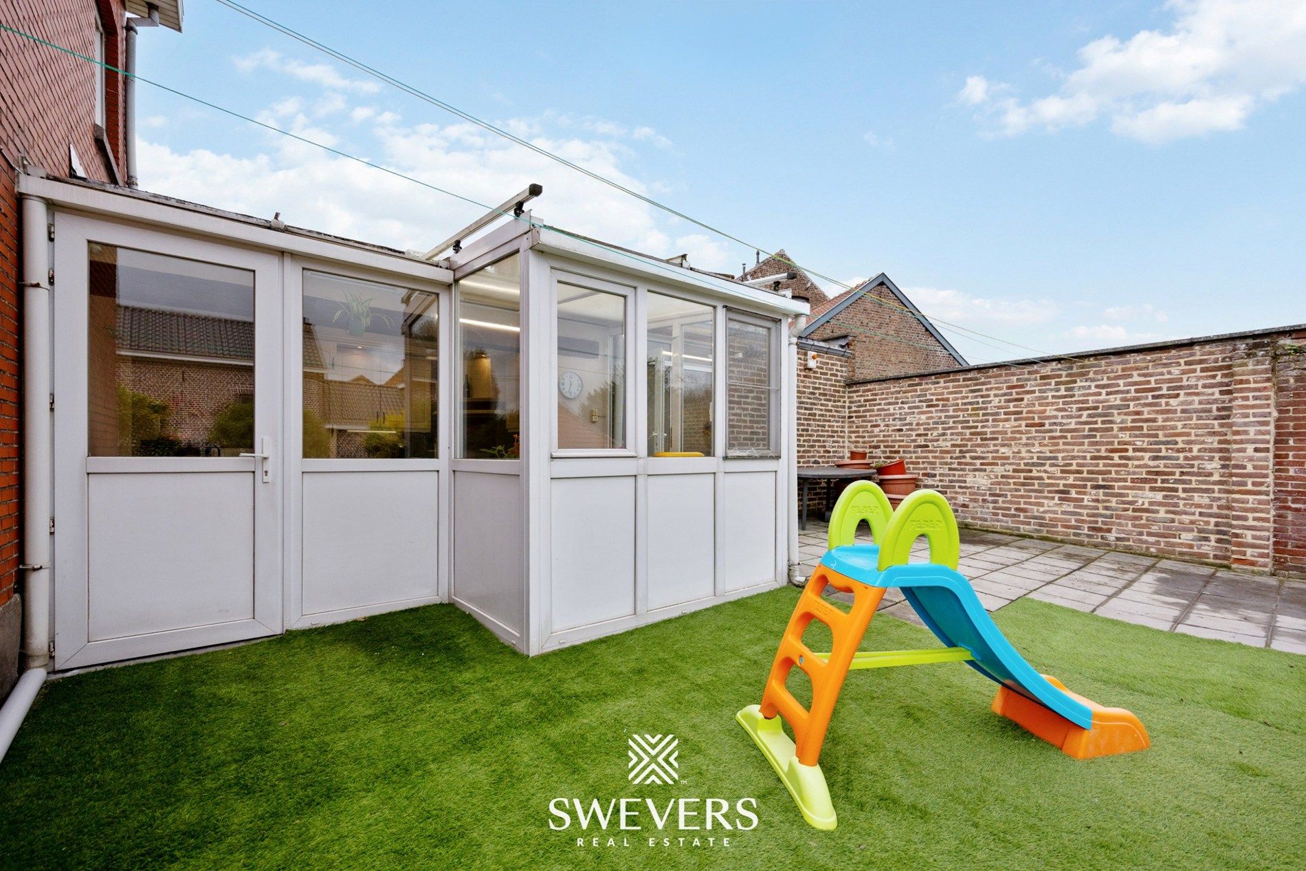 Open bebouwing met 3 slaapkamers en garage in rustige straat foto 26