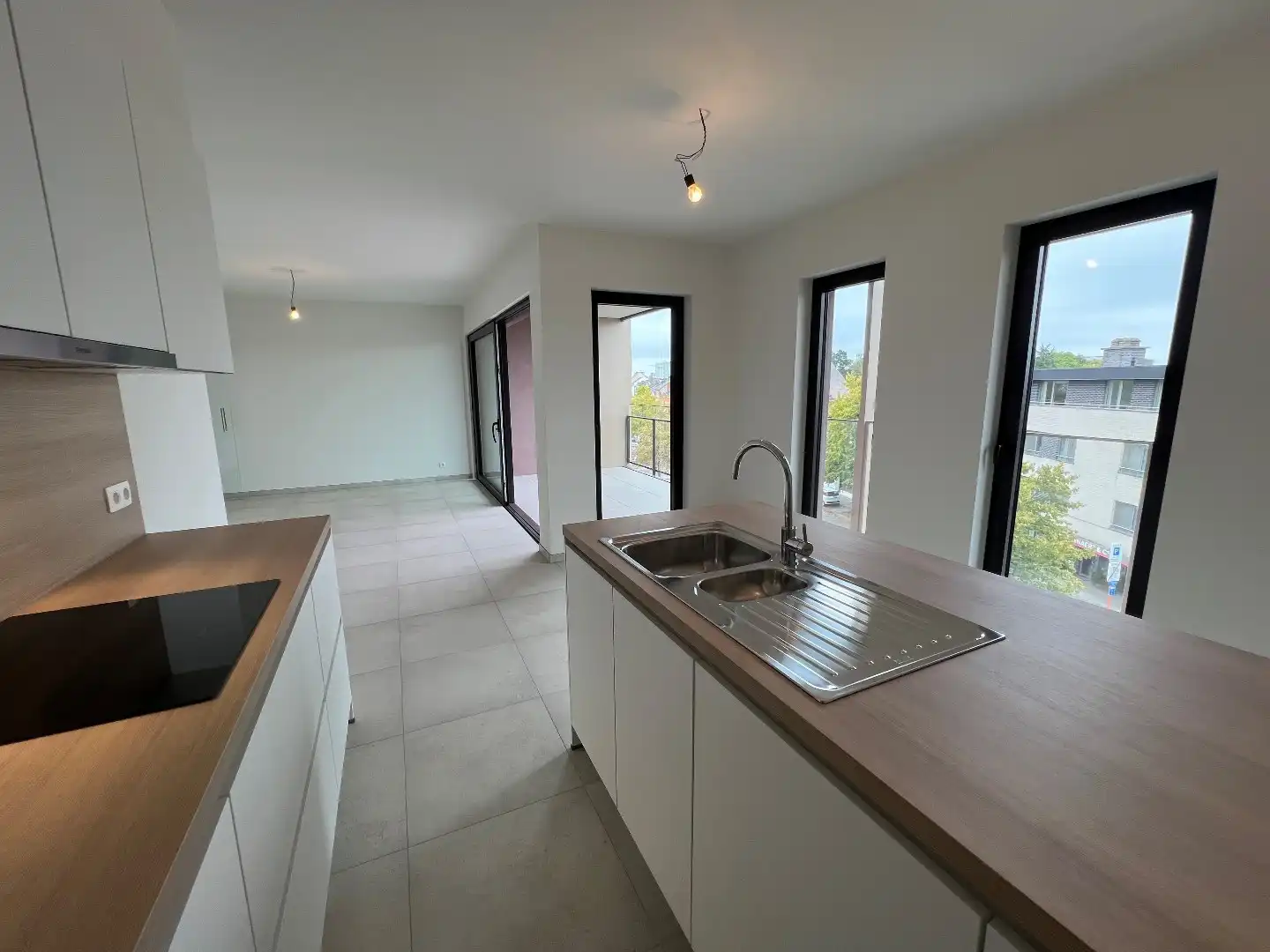 Luxe nieuwbouw appartement, 83m² met ruim terras , 2 slpk op toplocatie foto {{pictureIndex}}