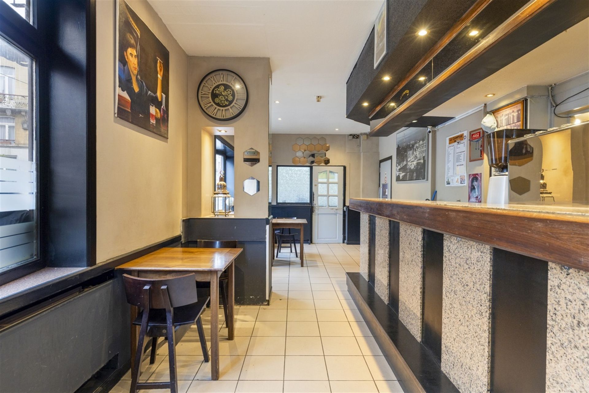 Opbrengsteigendom te koop te Laken.



 foto 3