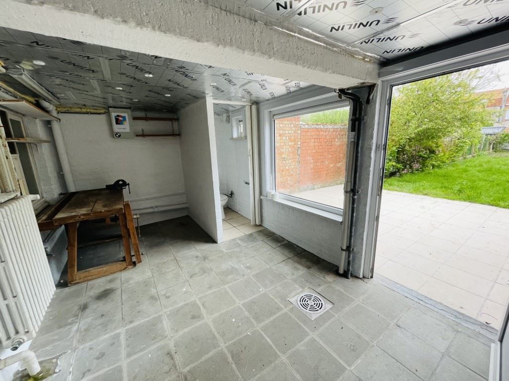 Sint-Kruis  Ruim degelijk gebouwd ENERGIEZUINIG woonhuis met grote GARAGE en TUIN, 4 slaapkamers en open bureau. foto 22