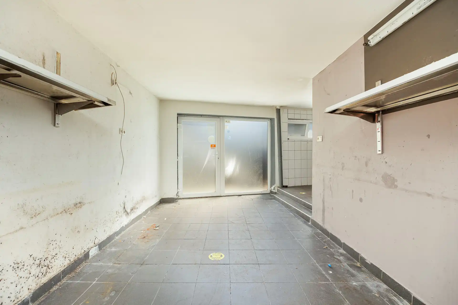 Te renoveren halfopen bebouwing: handel & appartement foto 16