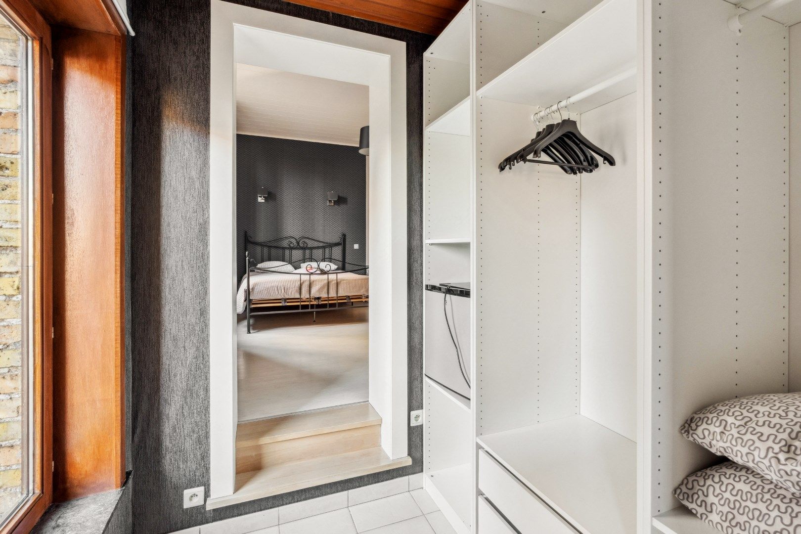 Unieke herenwoning momenteel uitgebaat als B&B en vakantiewoning  foto 12