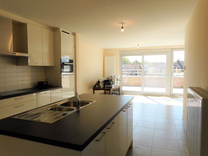 Instapklaar duplexappartement met 2 ruime slpks,  ruim terras (18m²), ondergrondse autostpl + kelder foto 5