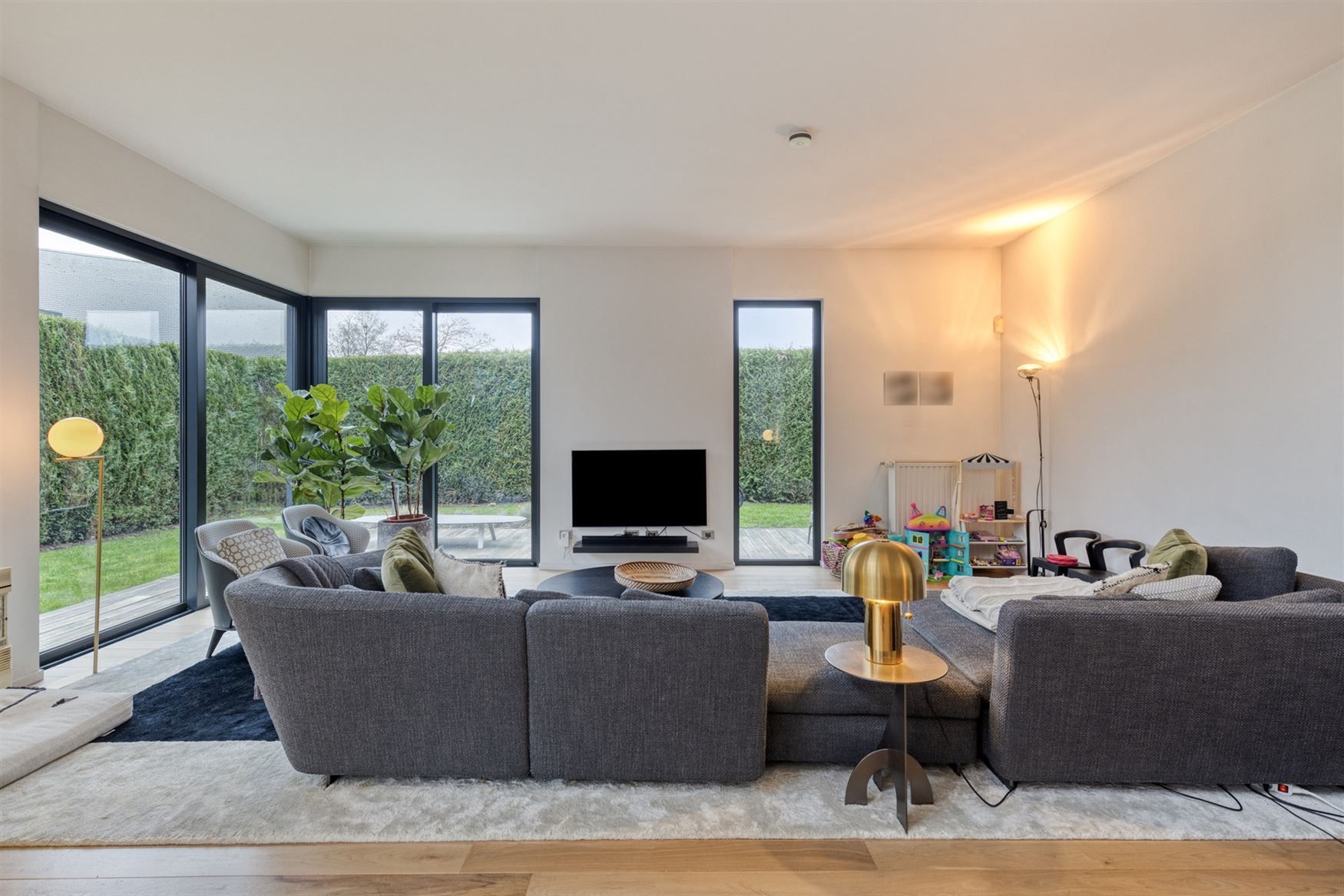 Ruime moderne villa foto 6