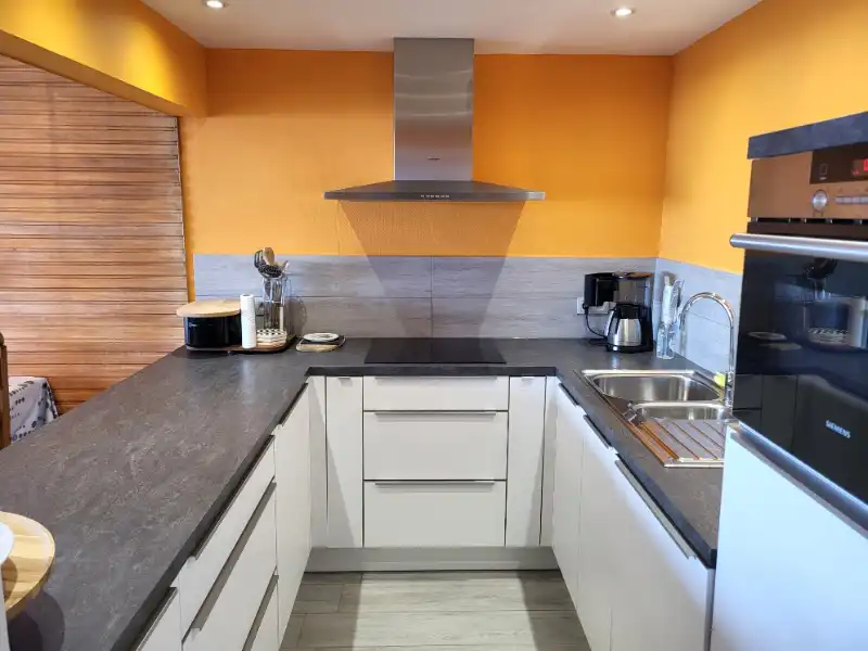 2-slaapkamer appartemet met terras en panoramisch zeezicht te koop foto 4