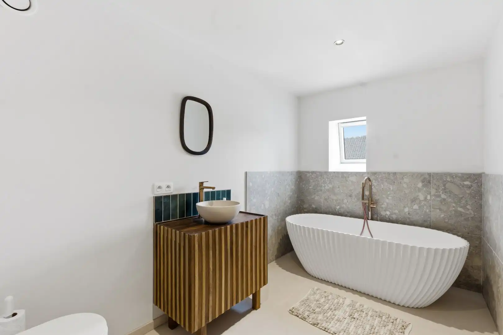 Exclusief gerenoveerde herenwoning met 4 slaapkamers, 2 badkamers en een adembenemende stadstuin. foto 33