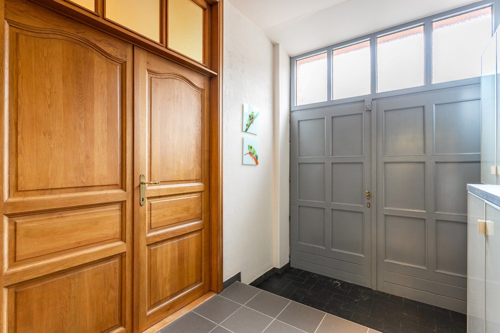 Charmante, karaktervolle en goed geïsoleerde woning met oprit en tuin te Halle. foto 2