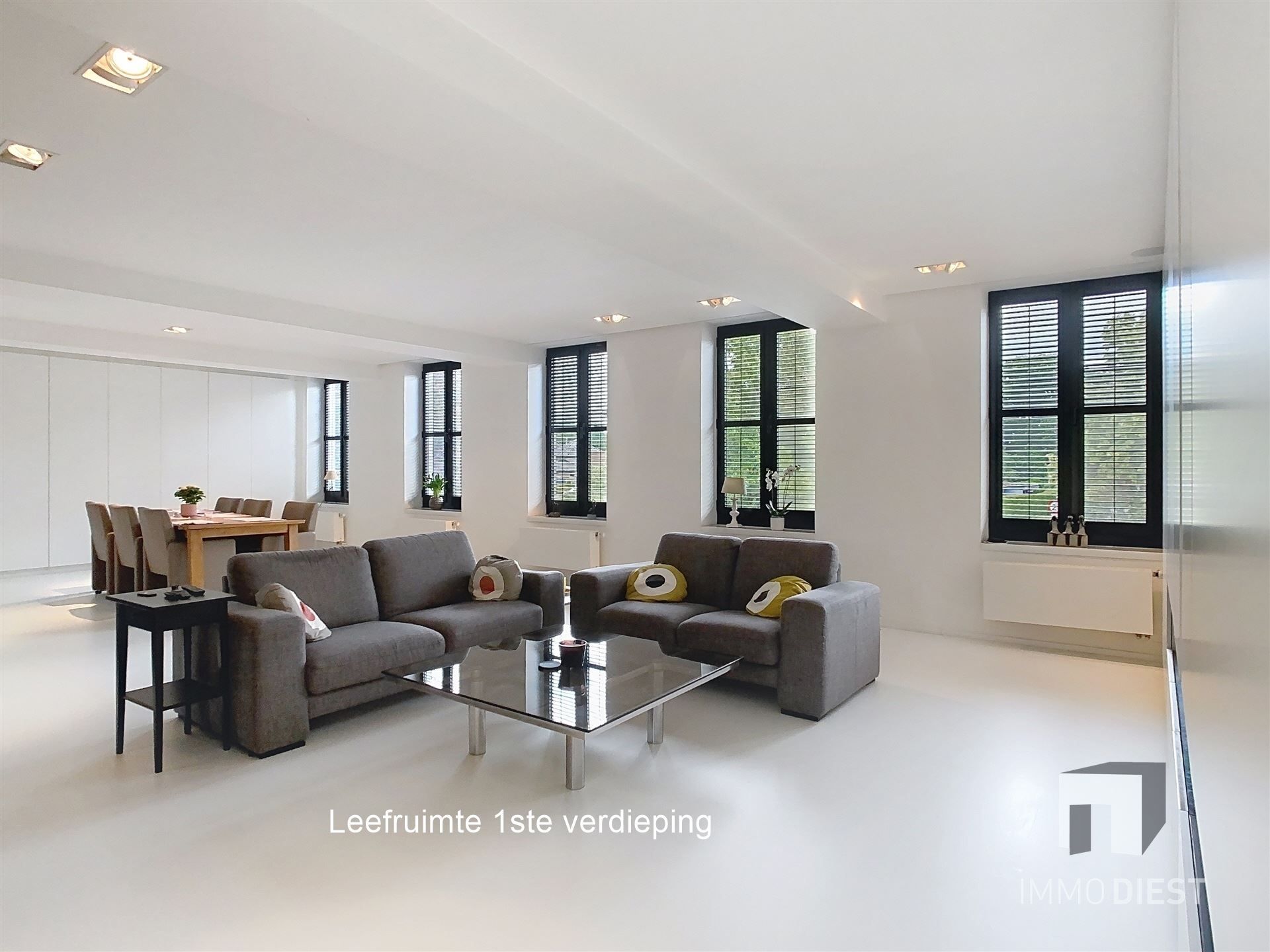 Handelspand met luxe woonst op goede locatie foto 17