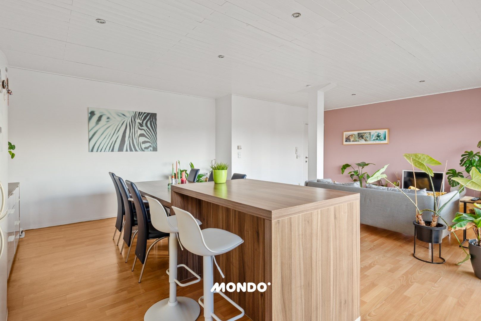 Instapklaar appartement met autostaanplaats  foto 3
