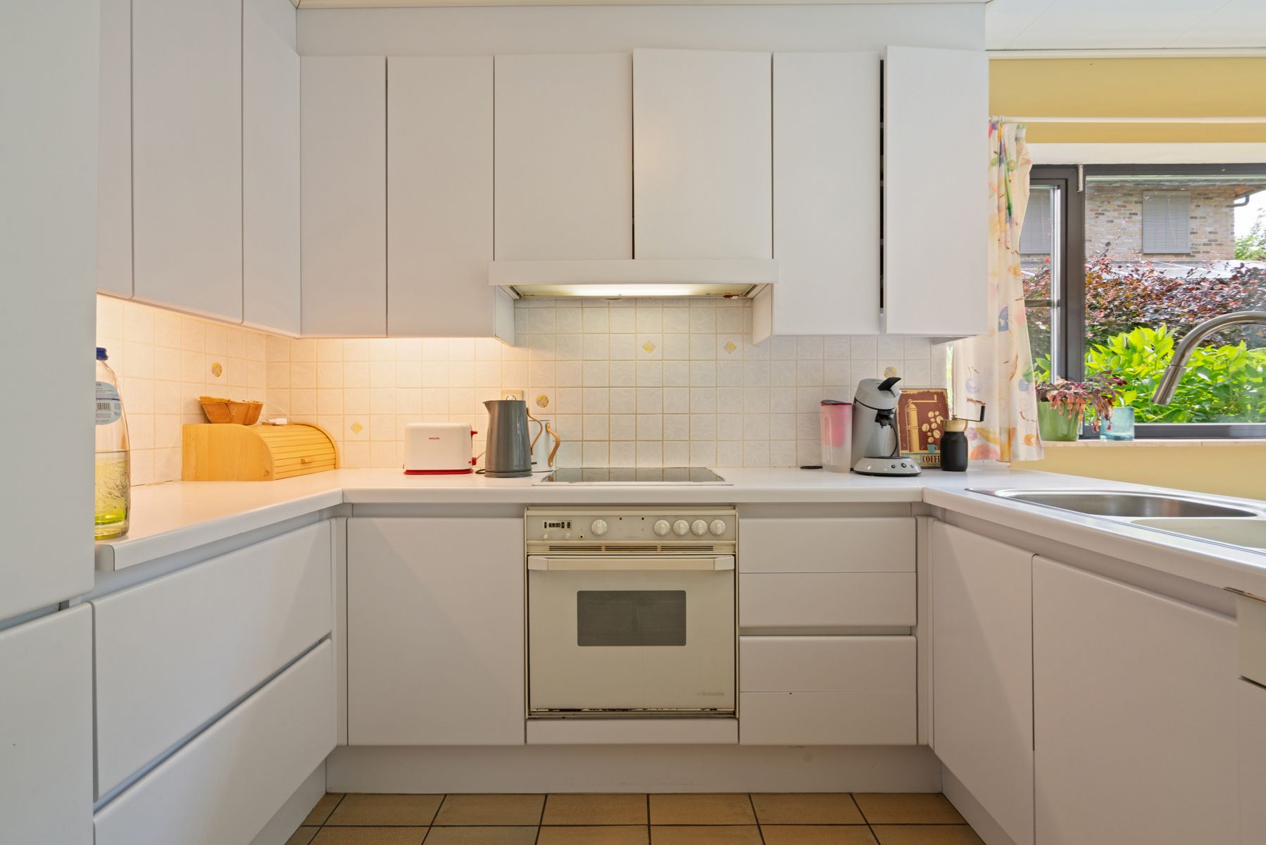 Open bebouwing met 5 slaapkamers en prachtige tuin  foto 6