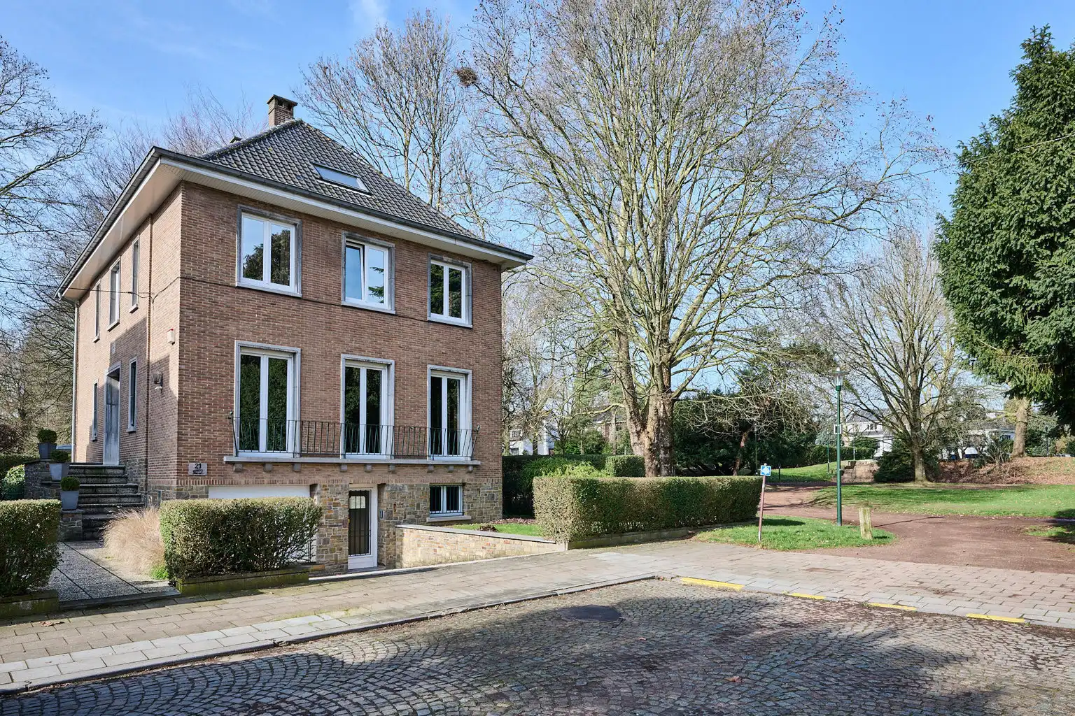 Huis te koop foto {{pictureIndex}}