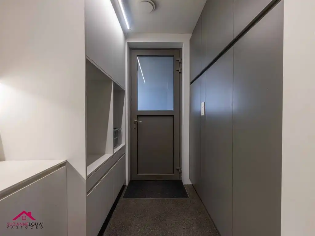 Vrijstaande woning in hedendaagse stijl foto 27