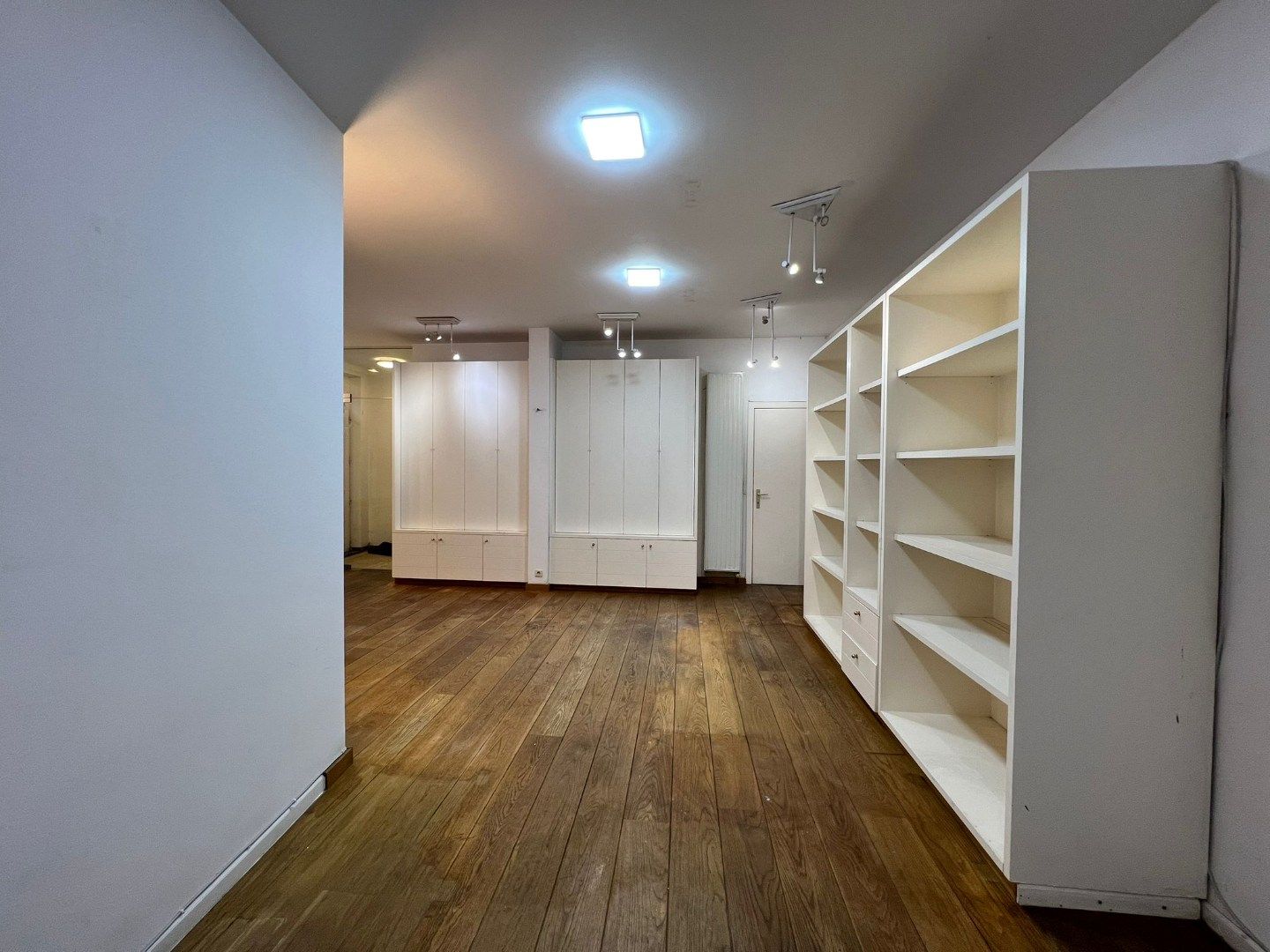 Handelsgelijkvloers nabij de Grote Markt te Ieper foto 7