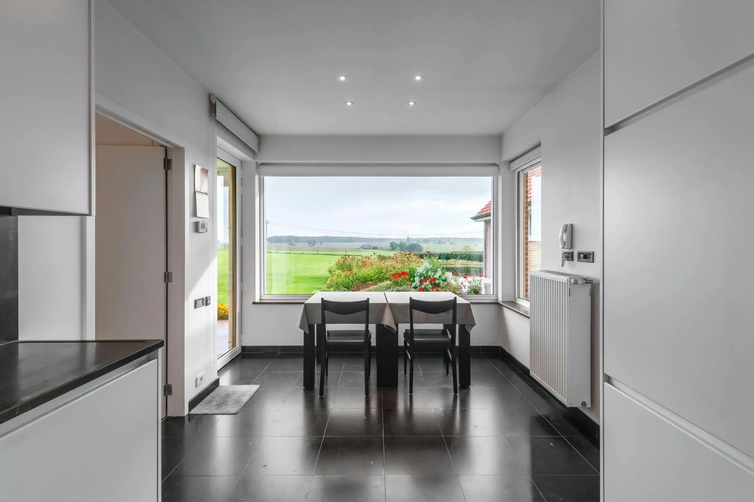 Unieke villa op 2,1 ha met 360°-uitzicht en eigen bos foto 11