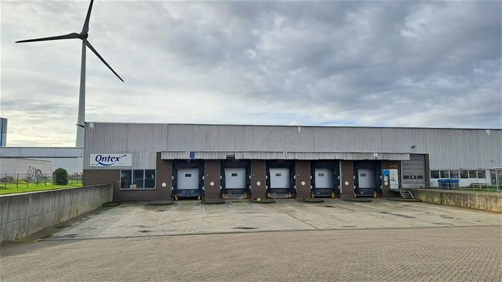 Logistieke site foto {{pictureIndex}}
