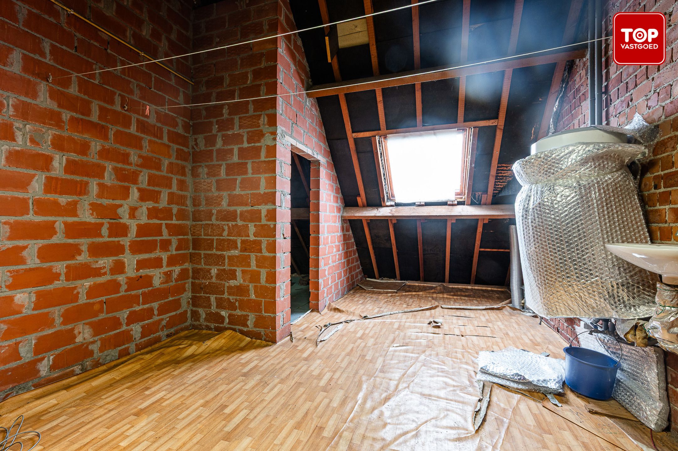 Instapklaar 2 slaapkamer appartement met garage in kleinschalig gebouw foto 19