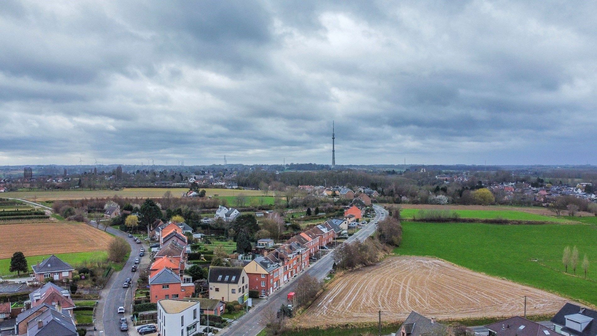 Welgelegen bouwgrond voor 3-gevel woning! foto 5