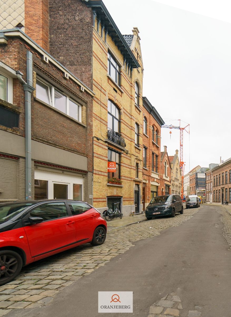 Gerenoveerd 1 slpk appartement met terras op unieke ligging in Gent foto 32