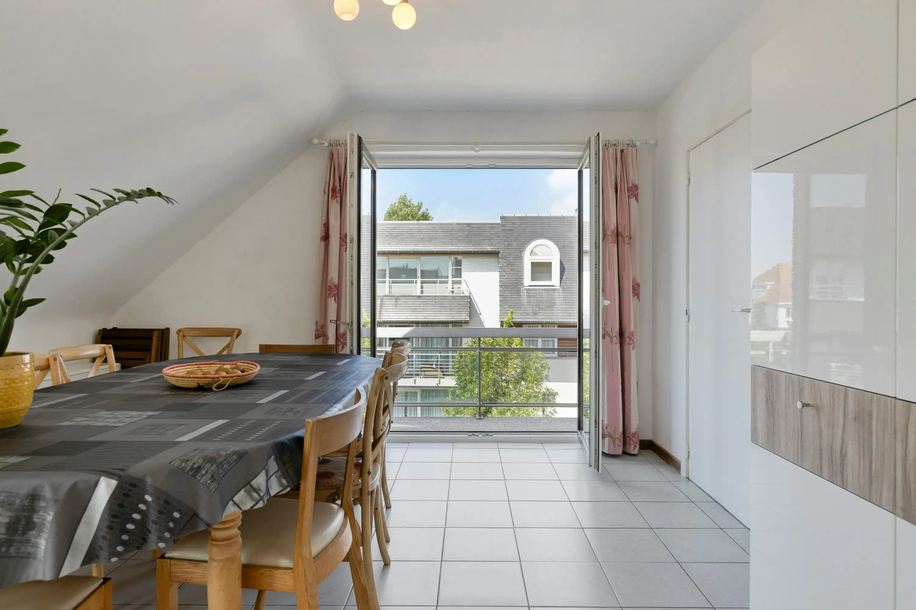 Appartement met 2 slaapkamers en garage te Sint-Idesbald foto 5