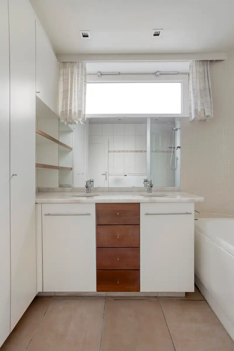 Ruime halfopen bebouwing met 4 slaapkamers! foto 15