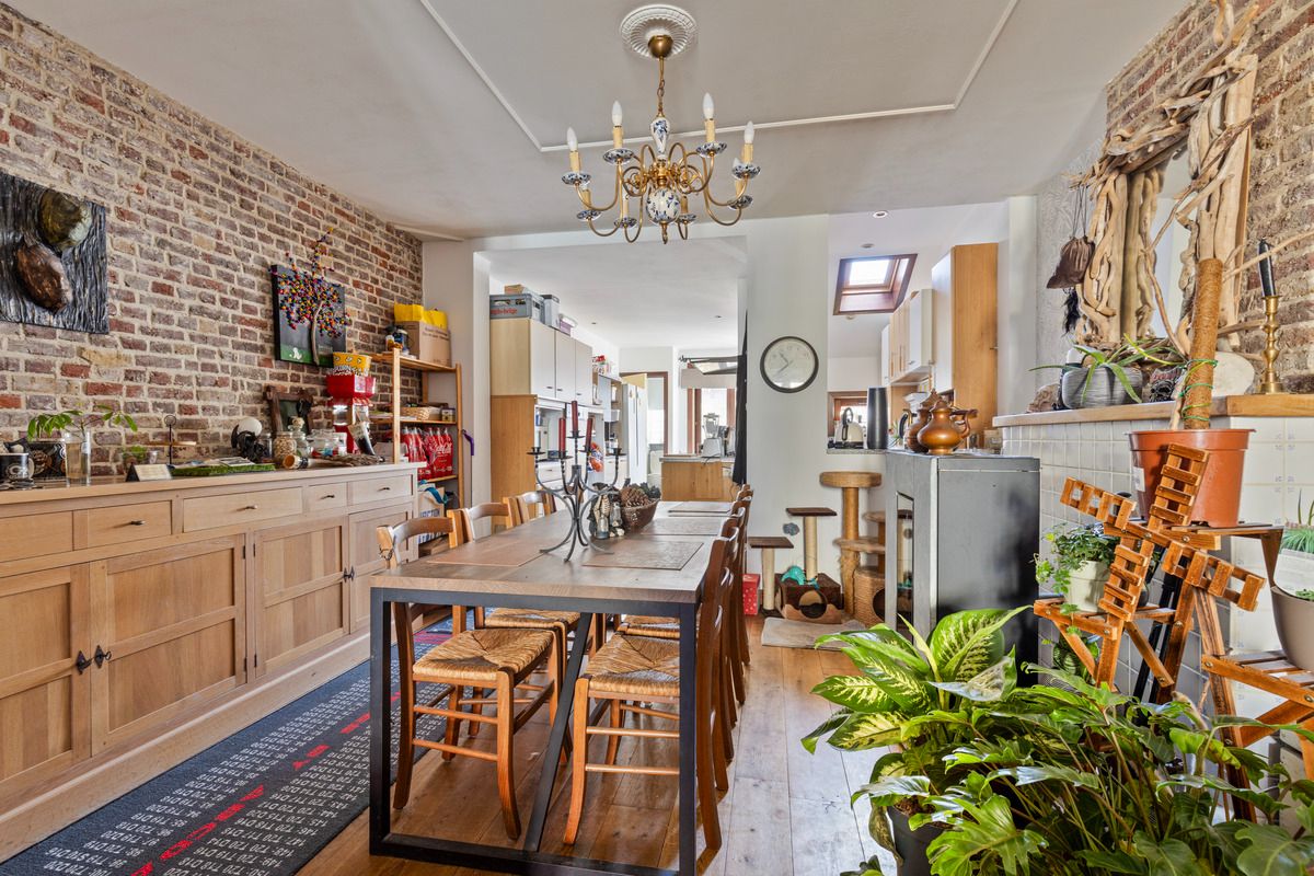 Instapklare woning op een topligging met 4 slaapkamers en tuin! foto 5