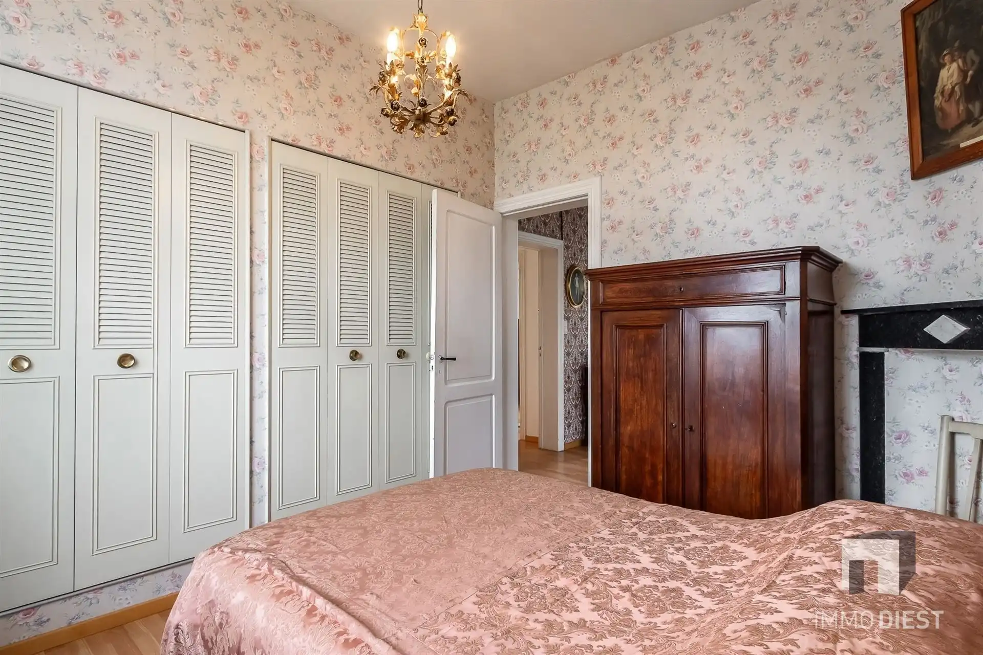 Elegante woning met vele mogelijkheden, gezellige tuin en dubbele garage foto 31