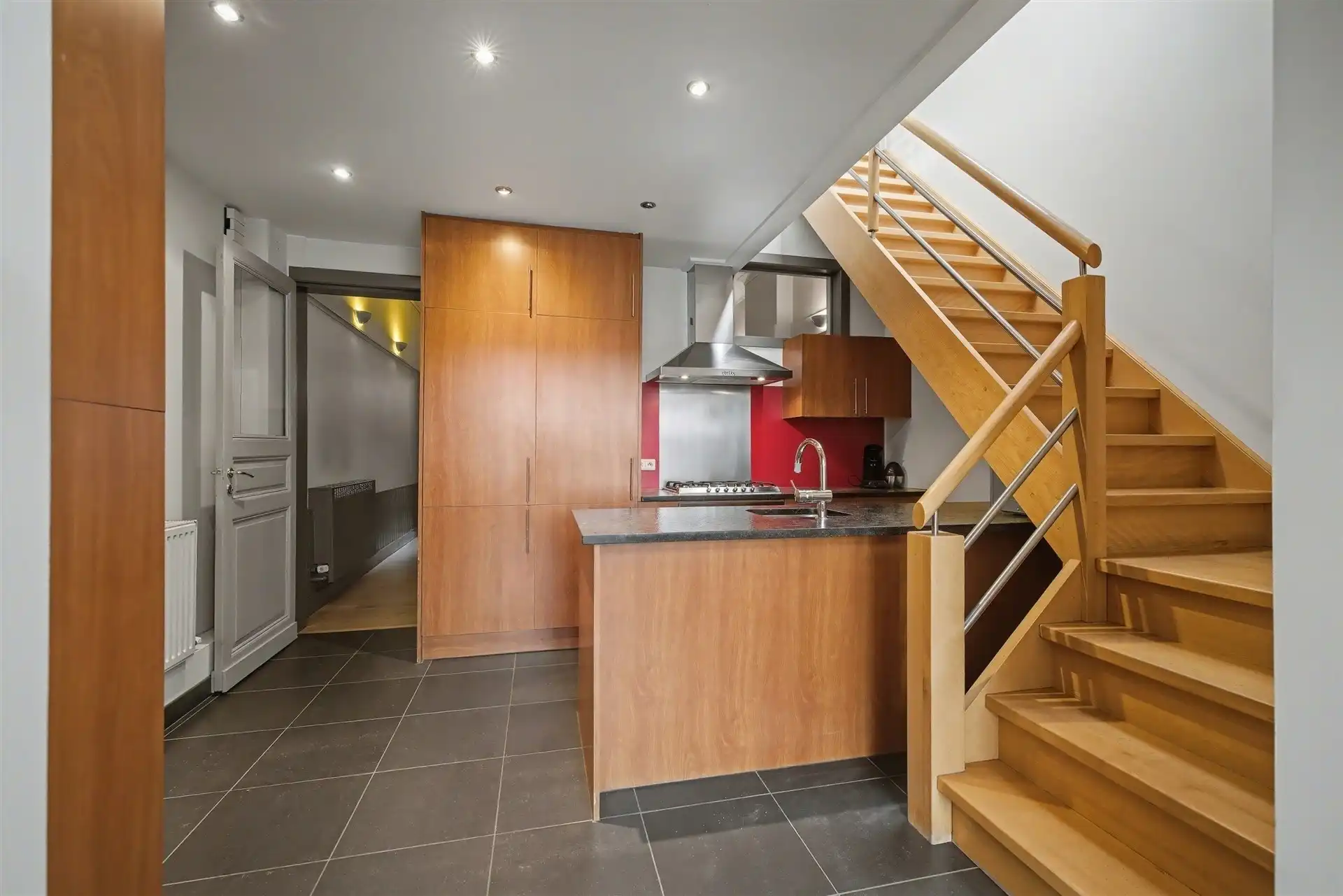 Charmante starterswoning met 3 slaapkamers en garage nabij het centrum van Sint-Gillis-Waas foto 10