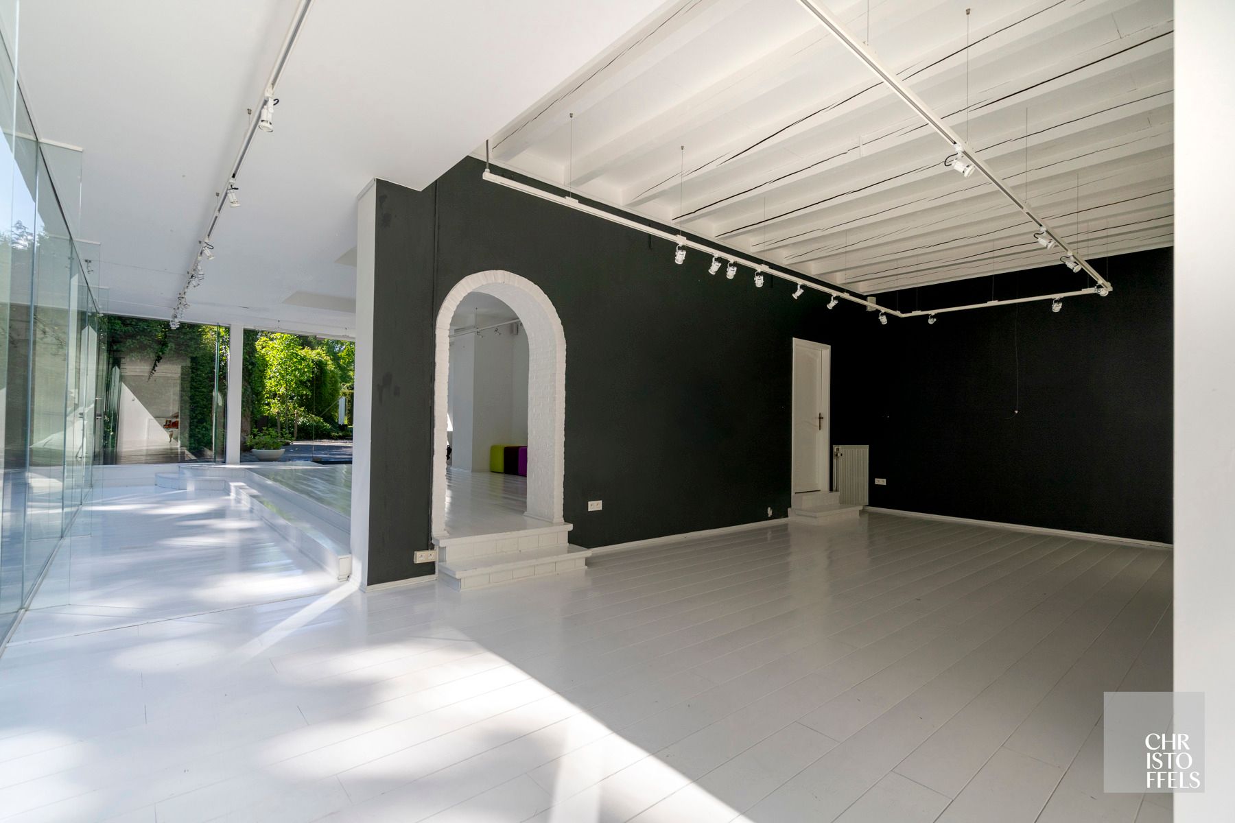 Charmante  op te frissen villa met oprijlaan, verscholen in het groen op een perceel van 1.694m² foto 24