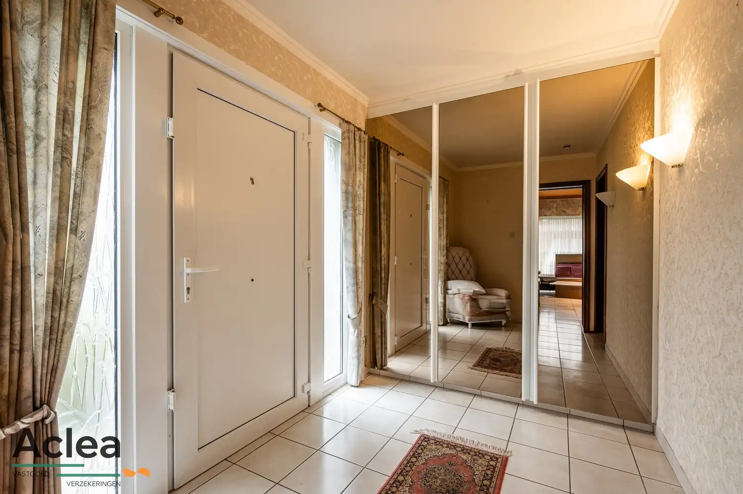 Karaktervolle vrijstaande woning op een goede locatie in Kaprijke foto 4