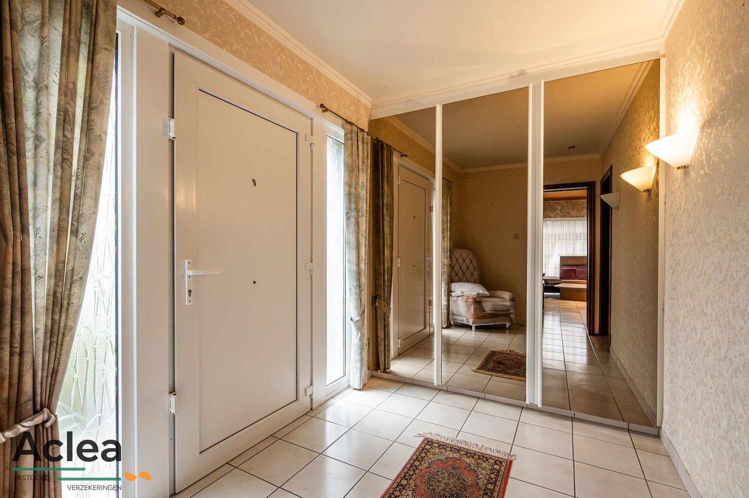 Karaktervolle vrijstaande woning op een goede locatie in Kaprijke foto 4