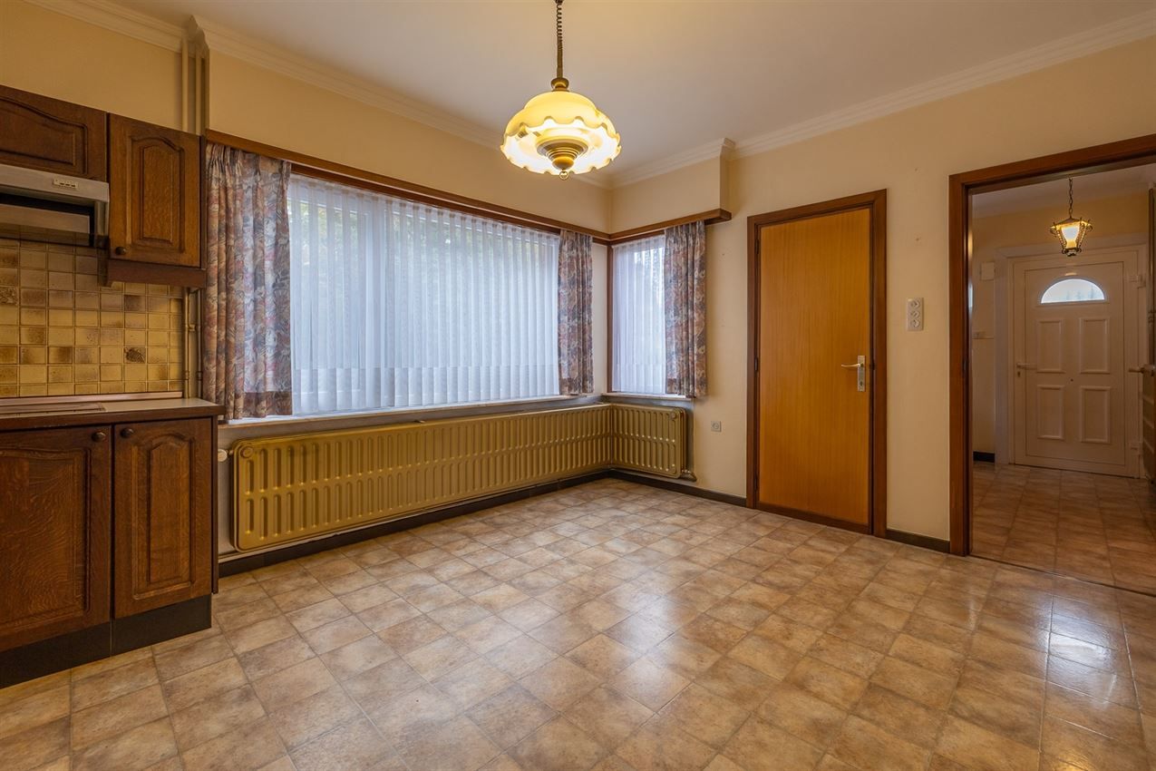 Temidden van agrarisch gebied, grenzend aan bos foto 42