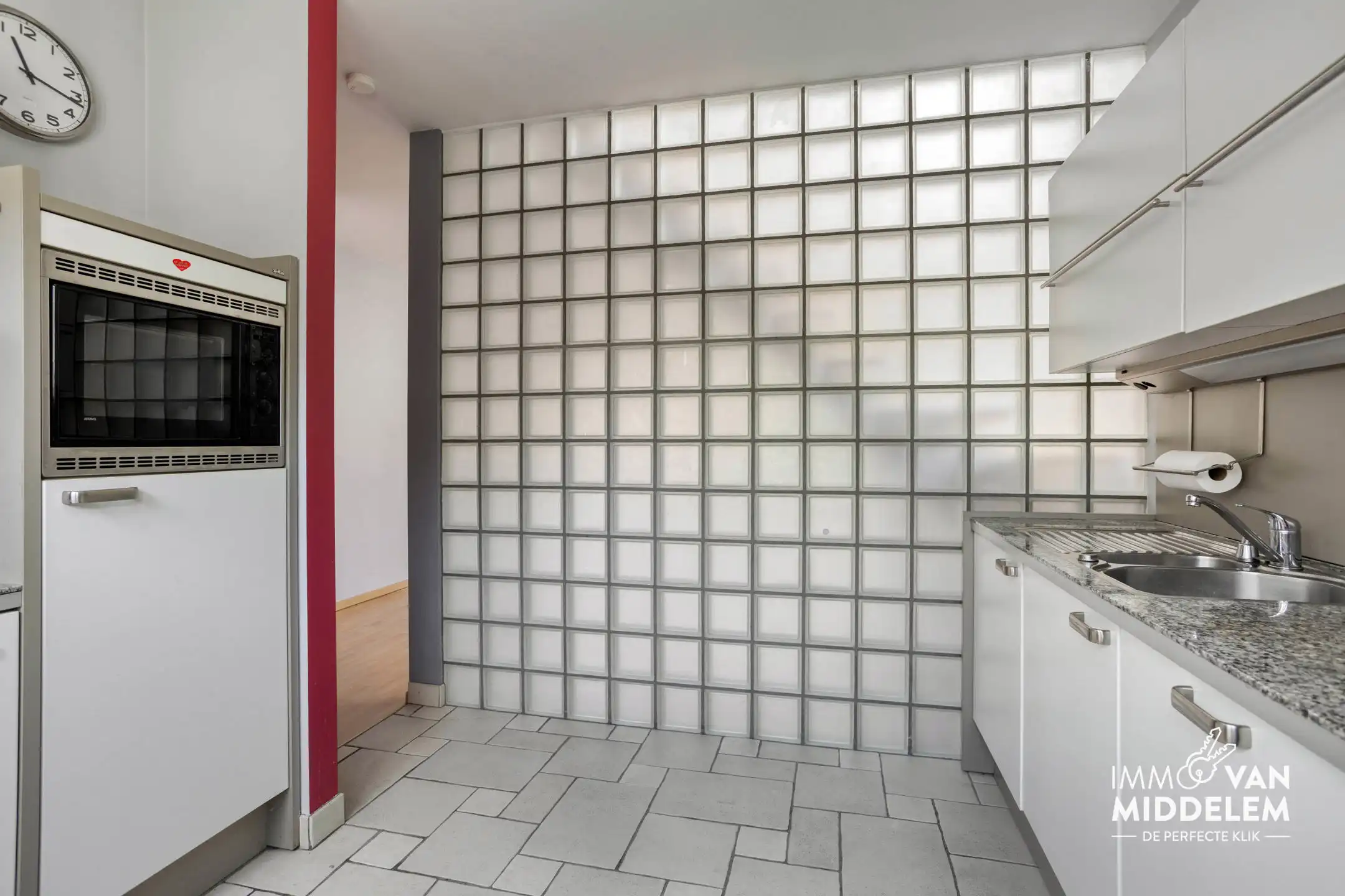 DUPLEXAPPARTEMENT MET 3 SLAAPKAMERS, GARAGE EN BERGING foto 6