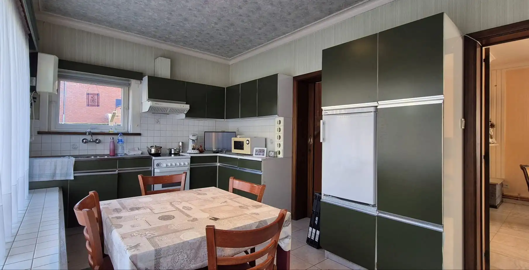 Woning en/of handel op zeer interessante hoek foto 3