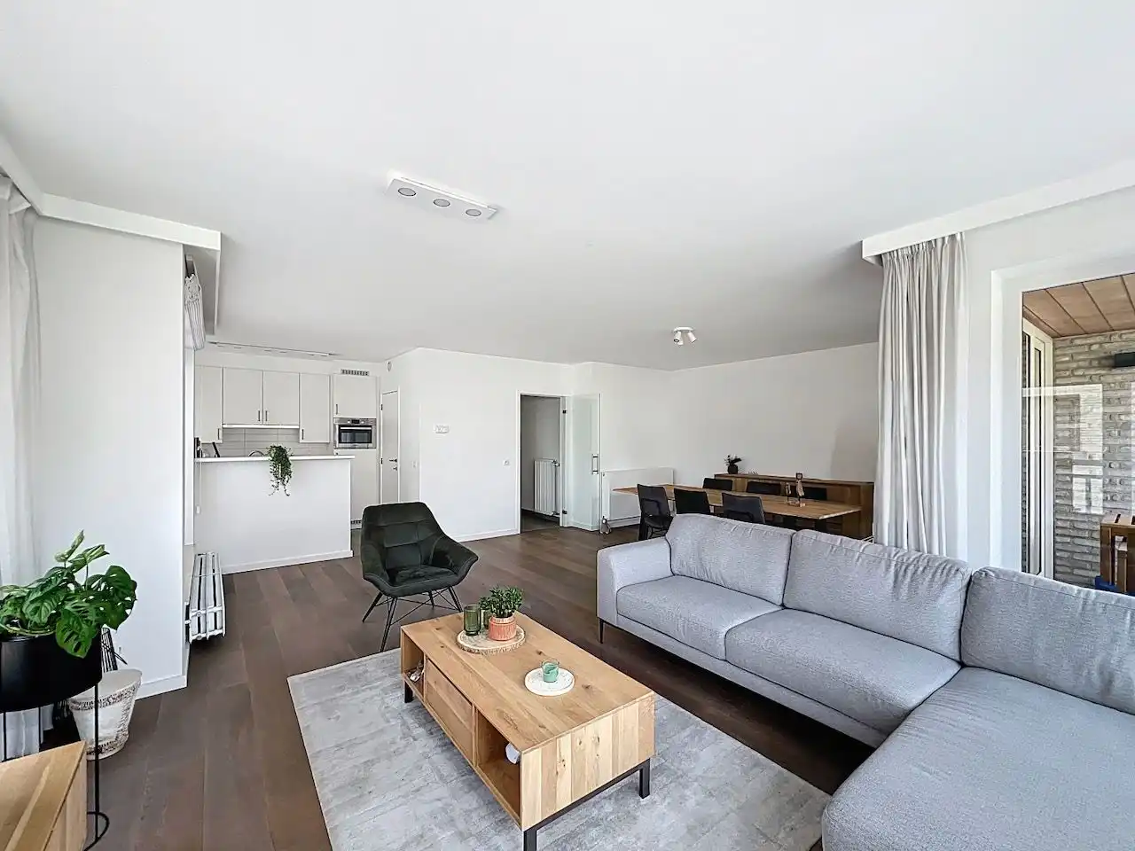 Recent hoekappartement met open zicht gelegen in de Knokkestraat. foto 6