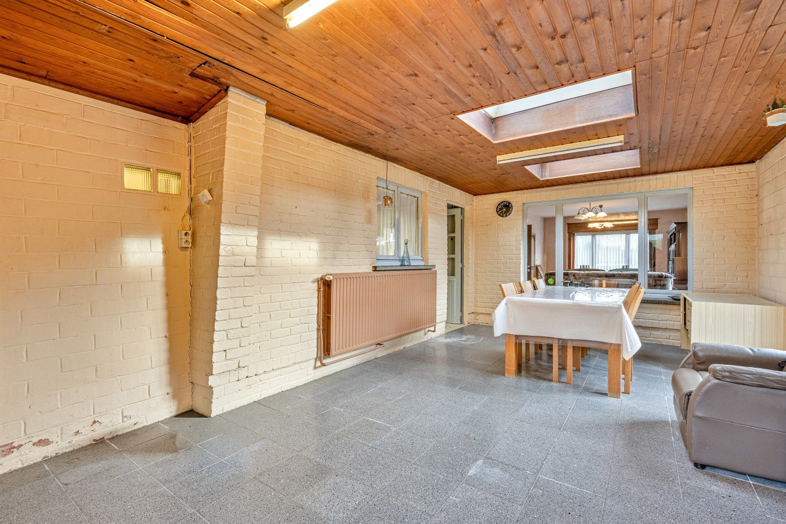 Te renoveren villa met veel potentieel en landelijke charme foto 11