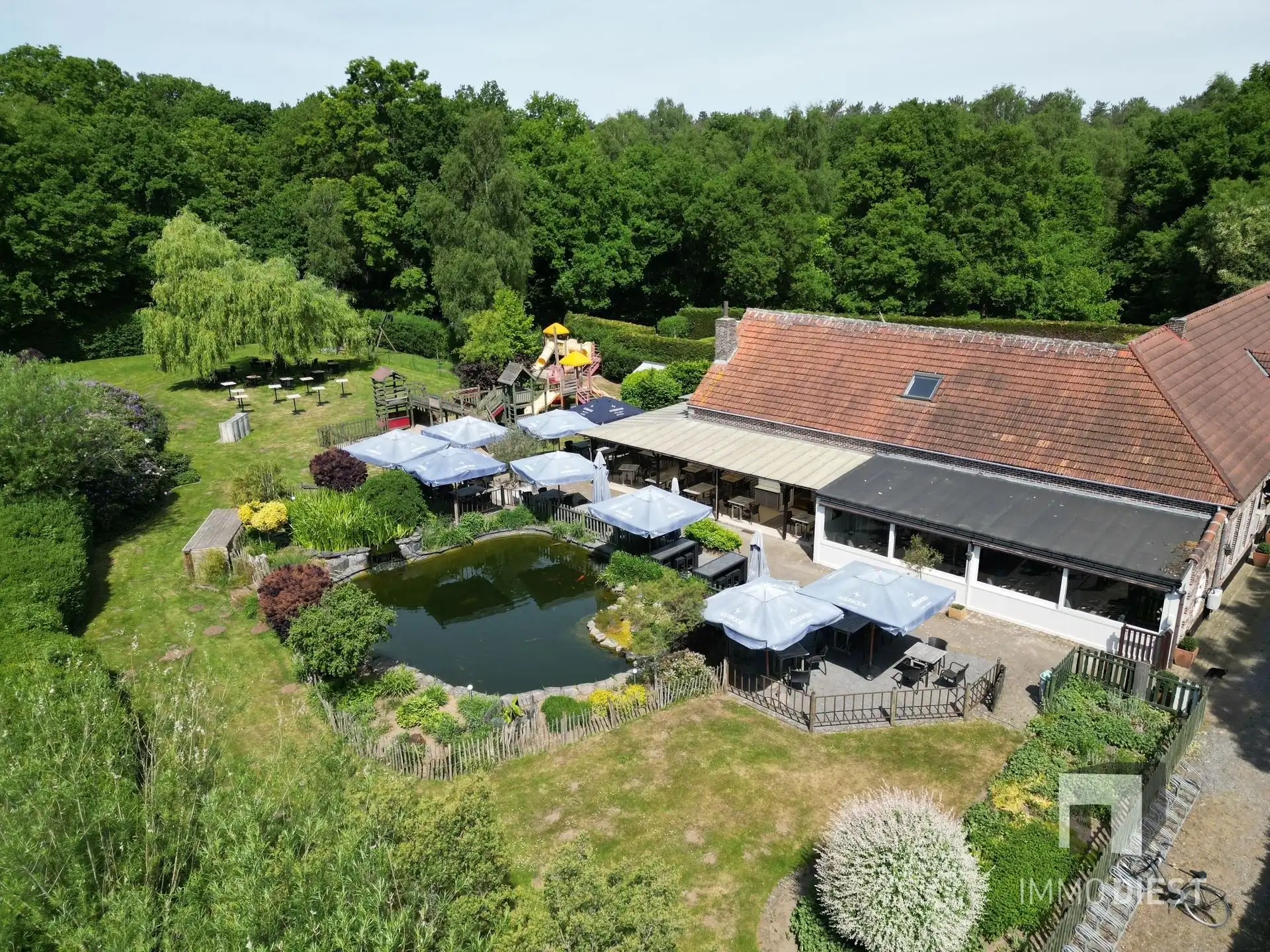 Brasserie - restaurant - feestzaal - privéwoonst foto 8