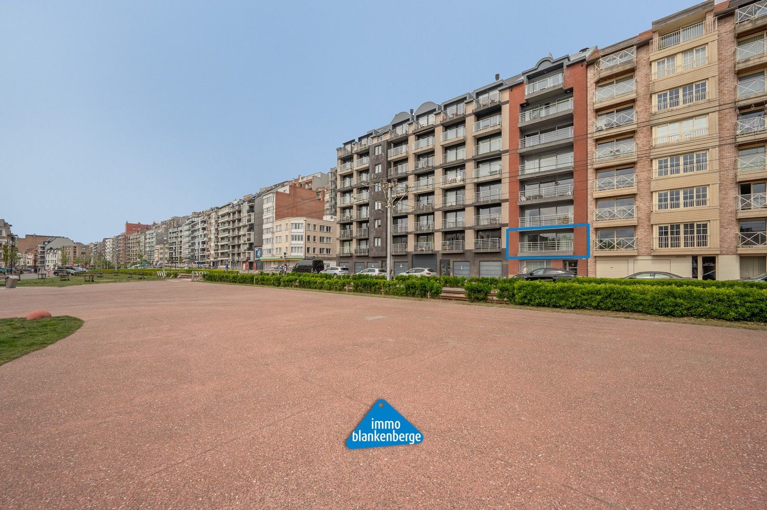 Zeer ruim Appartement op steenworp van Strand, Zee en Duinen foto 2