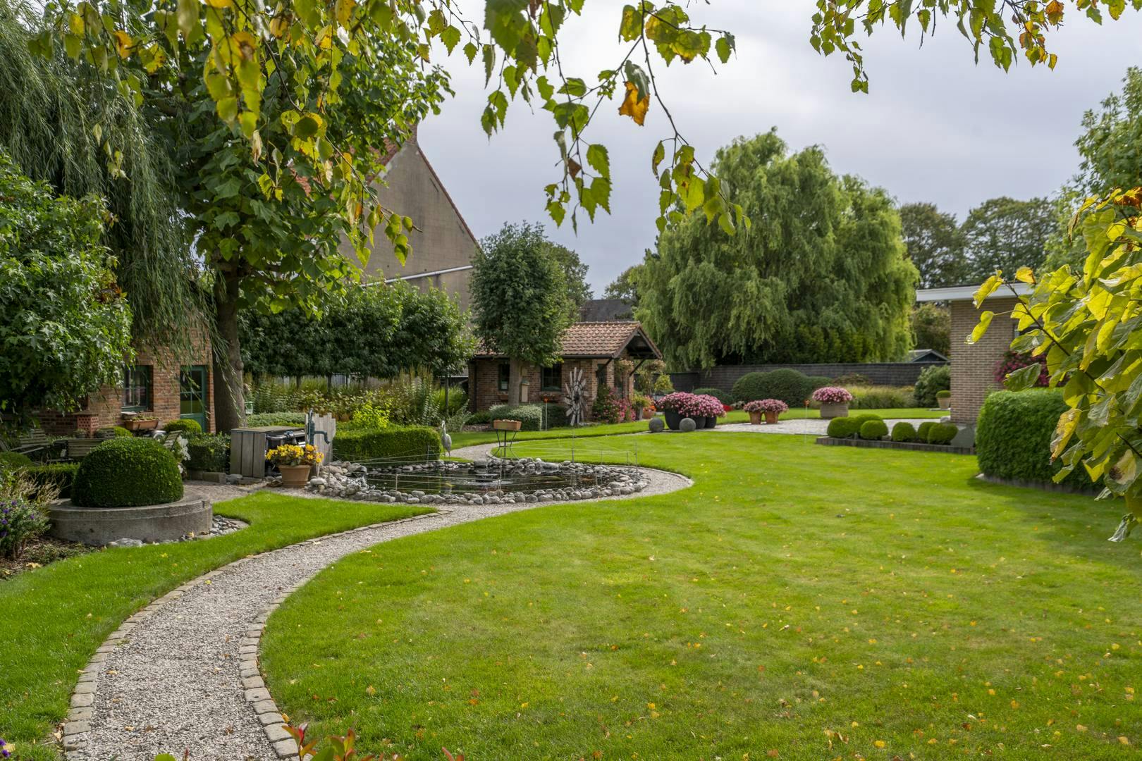 Residentieel gelegen bouwgrond (657m²) te koop in Wevelgem foto 4