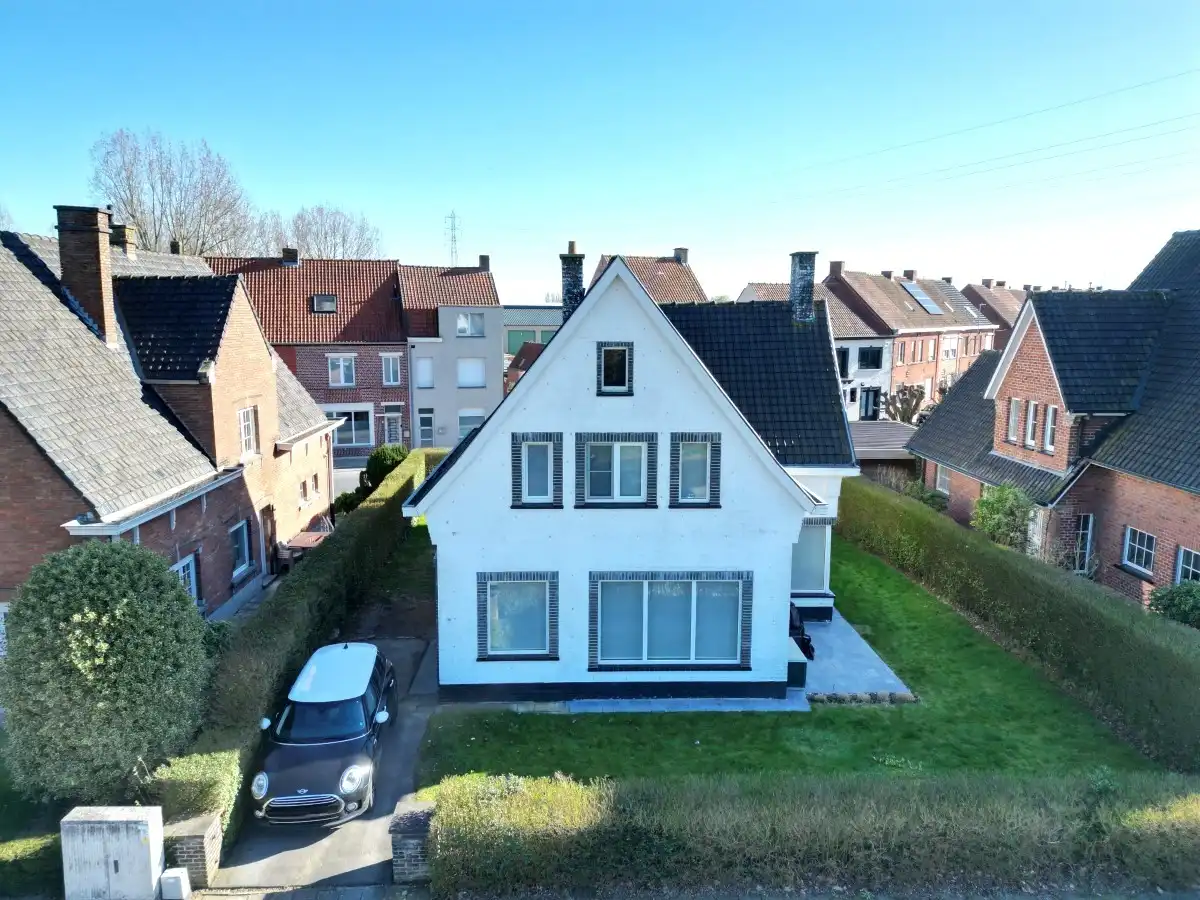 Izegem - Volledig gerenoveerde open bebouwing met zonnige tuin foto 18