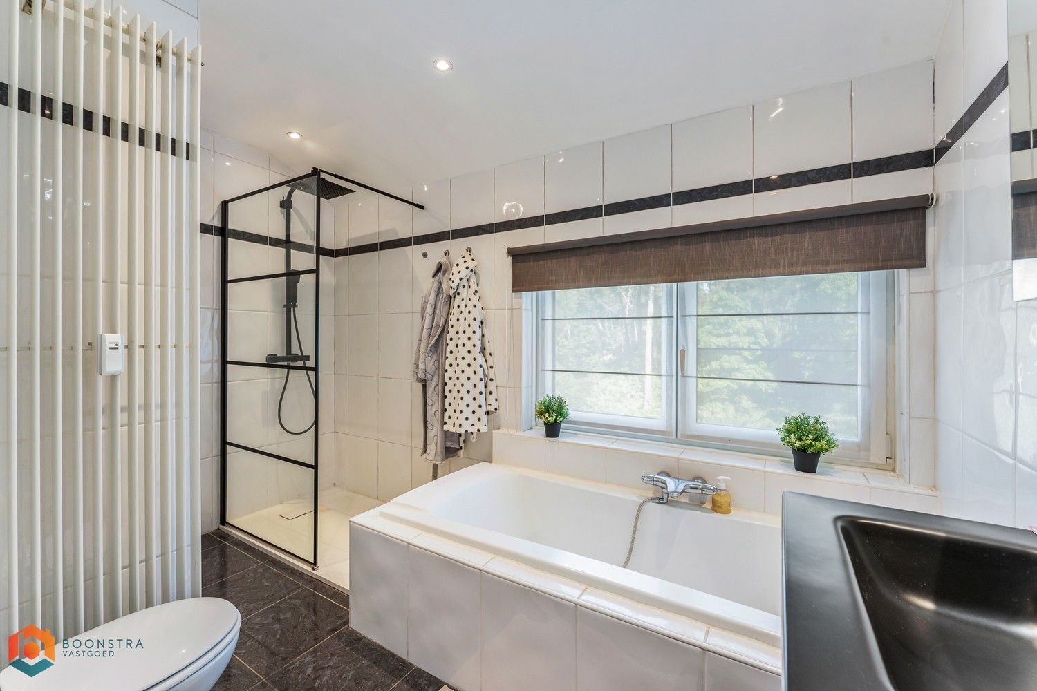 Duplex app. met 3 slpkrs en garage in het centrum foto 13