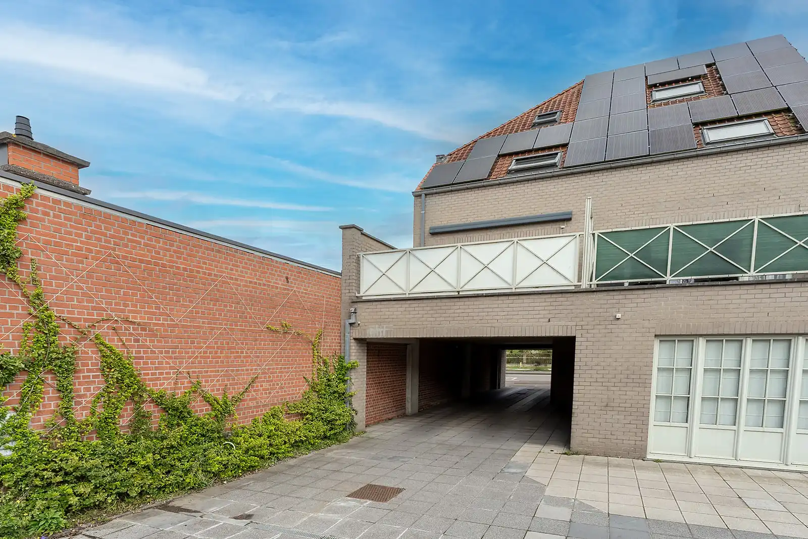 Ruim duplex appartement met garagebox te koop in Lissewege. foto 25