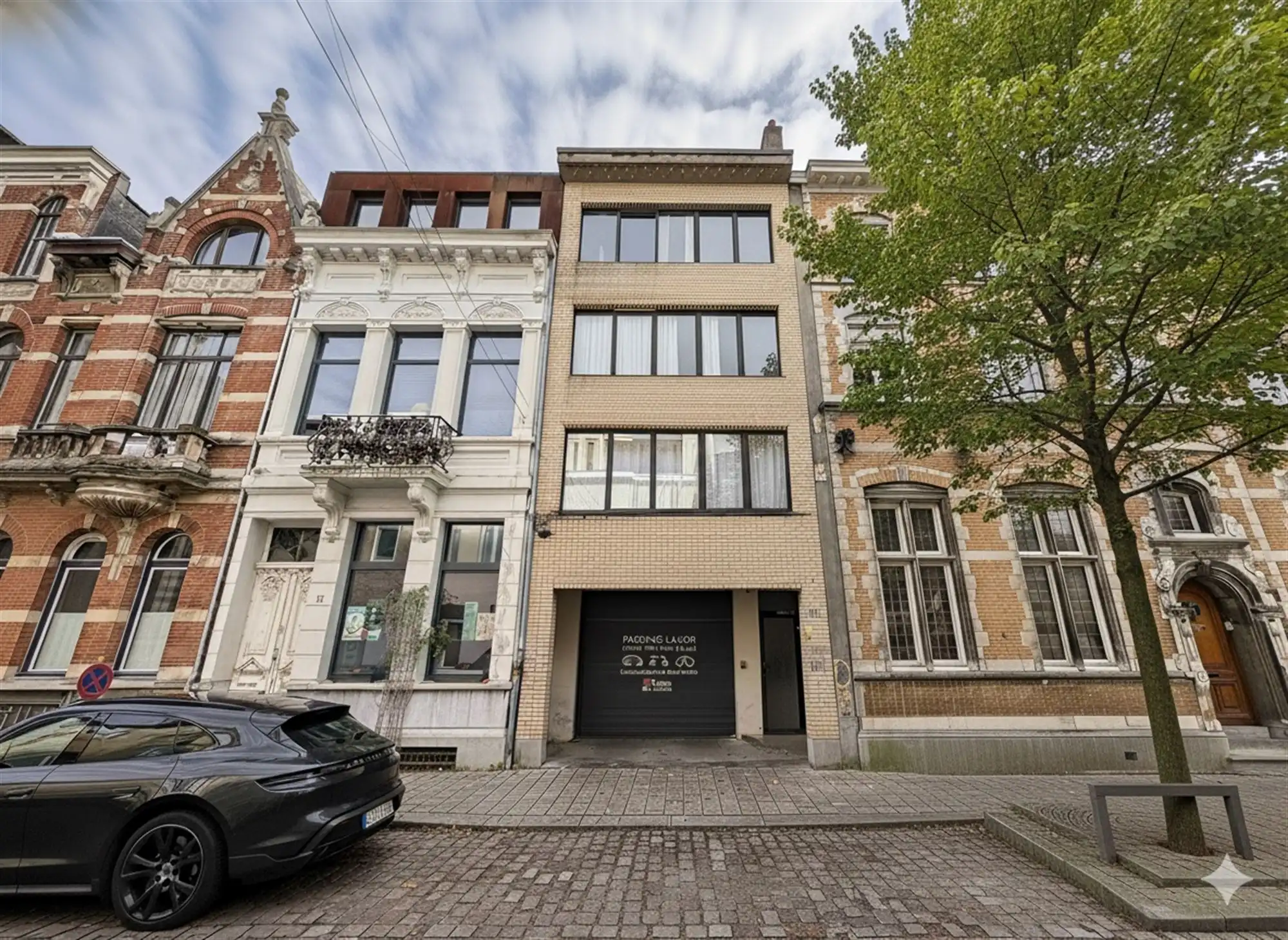 Luxor Parking: 60 parkeerplaatsen 5 motorplaatsen 1 berging foto 3