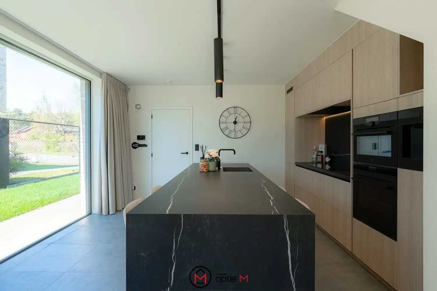 Instapklare woning te koop met hoogwaardige afwerking foto 3