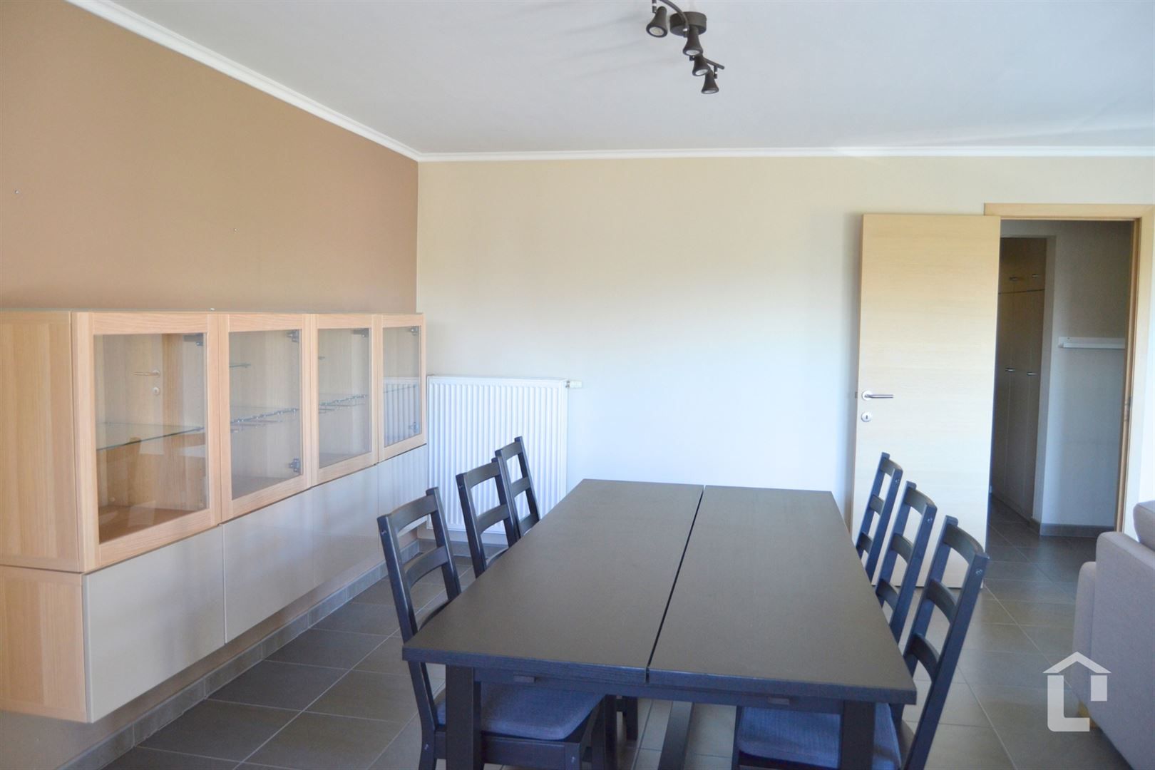 Recent 2-slaapkamer appartement met zonnig terras te Zingem foto 4