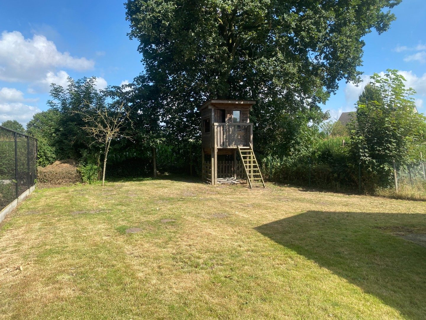 Knappe moderne woning op een prachtig perceel foto 23