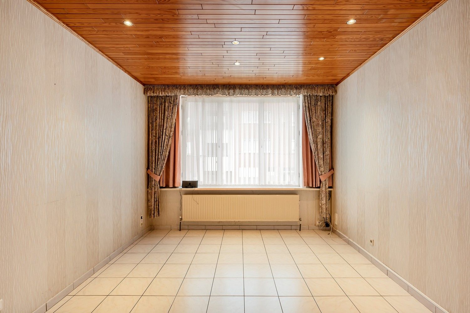 OP TE FRISSEN WONING MET MAGAZIJN VLAK BIJ CENTRUM MECHELEN foto 6