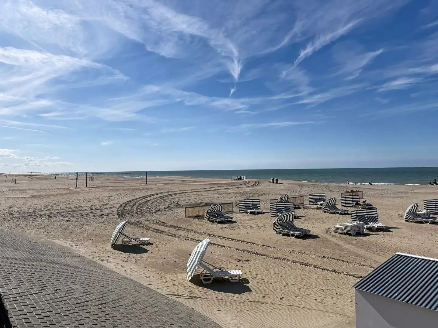 Appartement met frontaal zeezicht en zonnig terras van 30 m² in Koksijde foto 17