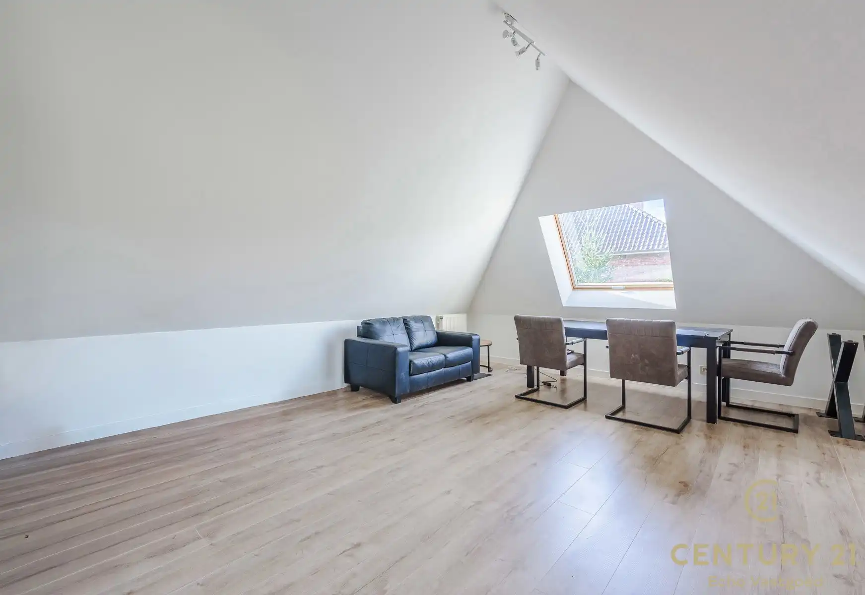 Ruime, gerenoveerde, energiezuinige villa met zwembad foto 26